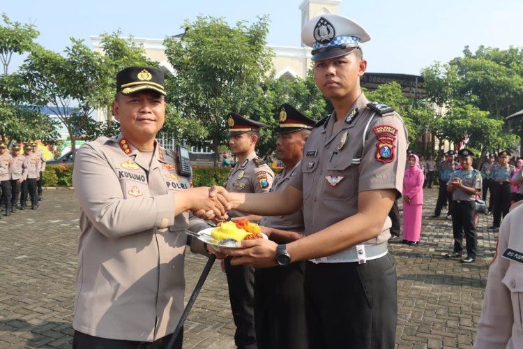85 Personel Polresta Sidoarjo Naik Pangkat pada Hari Bhayangkara Ke 77