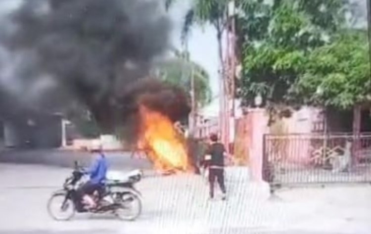 Sebuah Motor Ludes Terbakar di SPBU Ngawi