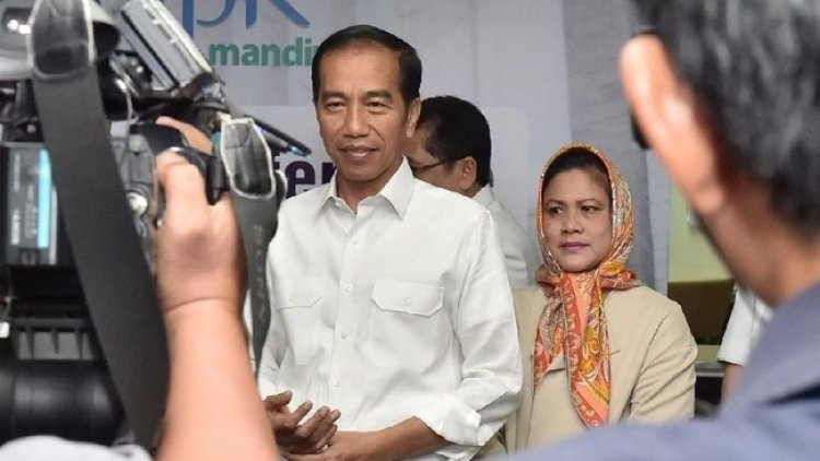Cak Nun Dijenguk Presiden Jokowi di RSUP Dr Sardjito