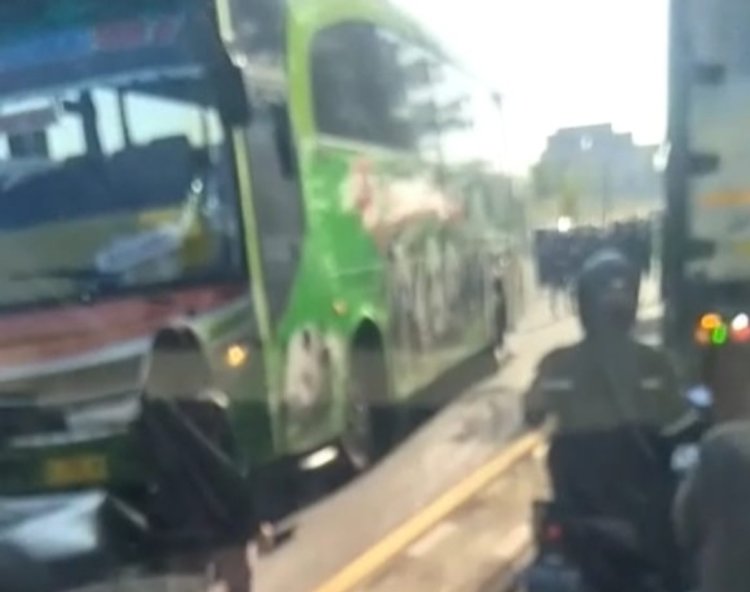 Kecelakaan Tragis, Bus Restu Tabrak Mobil dan Motor di Pasuruan