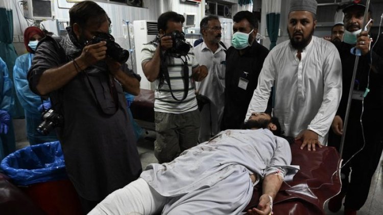 Bom Bunuh Diri di Pakistan Telan Korban 44 Tewas, Korban Selamat Ungkap Horor