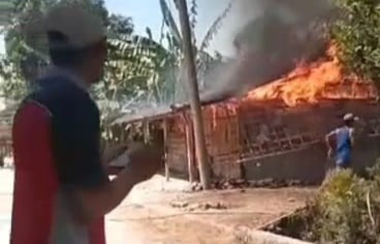 Tak Terselamatkan, Rumah Sekaligus Warung di Ngawi Ludes Terbakar
