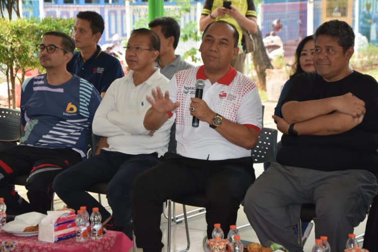 Jelang Gerakan Anak Sehat, Walikota Jakbar Kerja Bakti di RPTRA Utama Cengkareng