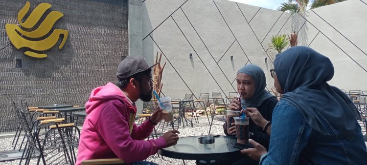 Kafe CW Coffee di Kota Malang, Tempat Ngopi Sekaligus Hub Untuk Kawula Muda