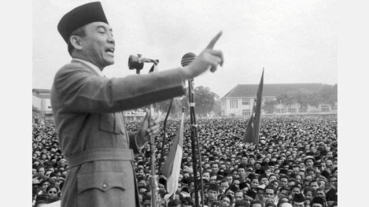 Begini Salam Merdeka dan Maknanya Menurut Biografi Sukarno