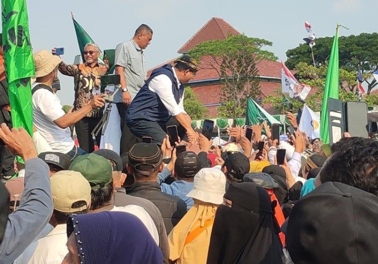 Hadiri Deklarasi Relawan KIB di Semarang, Anies Didampingi Gus Wafi Putra Mbah Moen