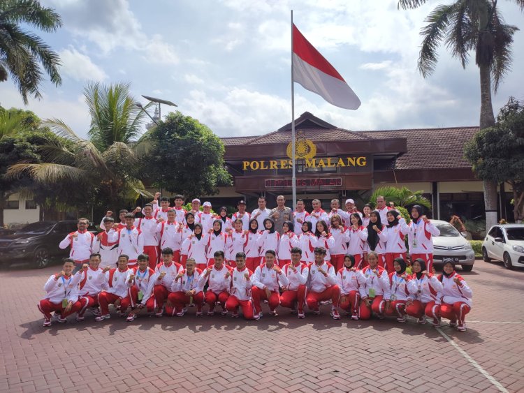 Diberangkatkan Kapolres, Atlet Volley Kabupaten Malang Siap Berlaga di Porprov Jatim 2023
