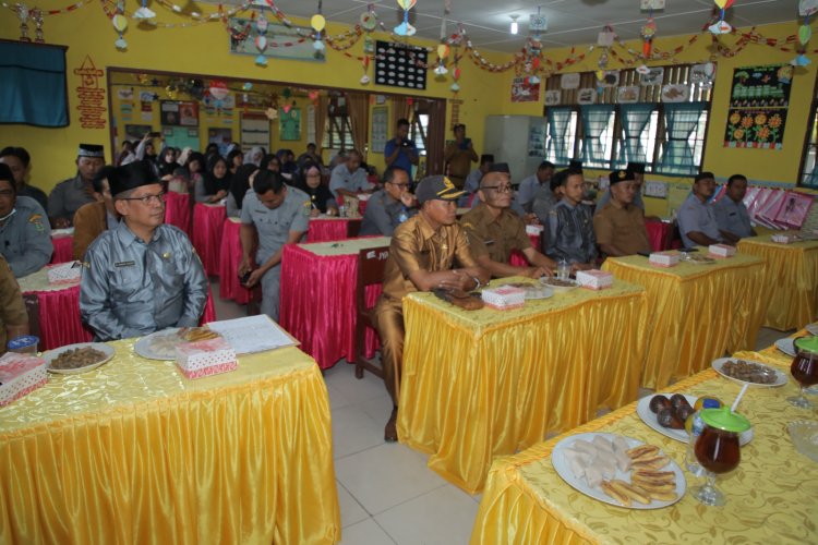 Bupati Ikuti Pertemuan Dengan Kepala Sekolah UPTD SD, SMP Negeri di Kecamatan Air Joman