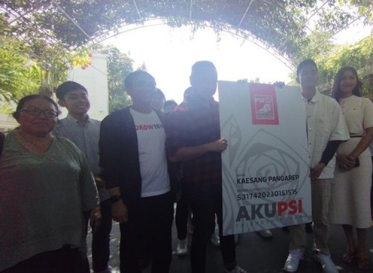 Tok! Kaesang Resmi Gabung PSI, KTA Diserahkan di Rumah Jokowi