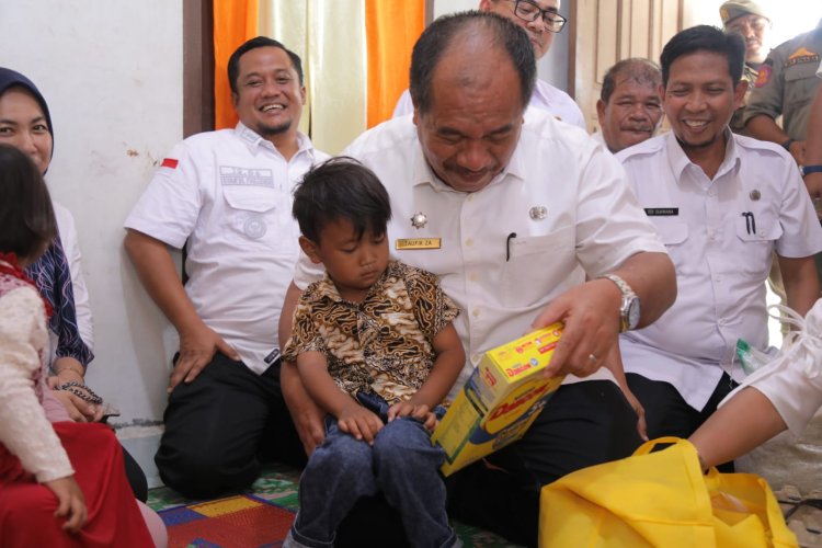 Wakil Bupati Asahan Taufik Zainal Abidin Serahkan Bantuan Makanan Tambahan Untuk Anak Stunting