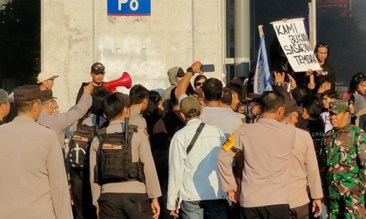 Unjuk Rasa Peringati Hari Sumpah Pemuda di Makassar Berujung Ricuh