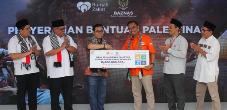 Gandeng BAZNAS, Rumah Zakat Indonesia Serahkan Donasi Kemanusiaan Palestina