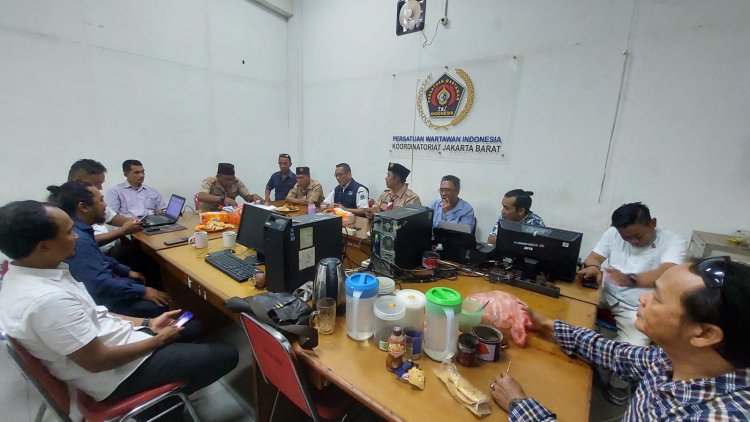 Perluas Ilmu Jurnalistik, Kwarcab Gerakan Pramuka Jakarta Barat Gandeng PWI Jakbar