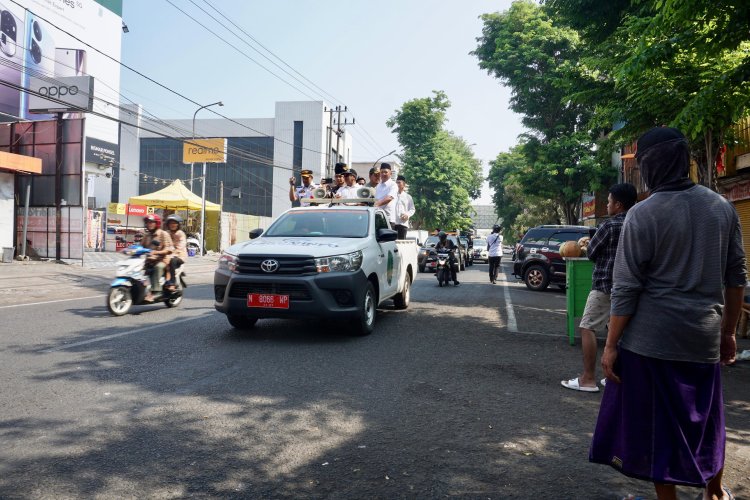 Naik Mobil Bak Terbuka Keliling Kota, Gus Ipul Woro-Woro Penertiban Parkir dan PKL
