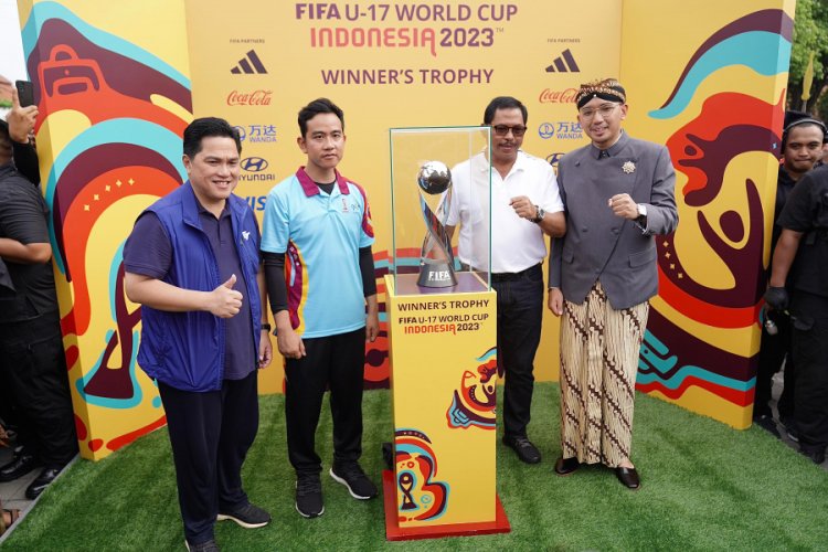 Trophy Piala Dunia Tiba di Solo, Erick Thohir Sebut  Indonesia Siap Gelar World Cup U-17