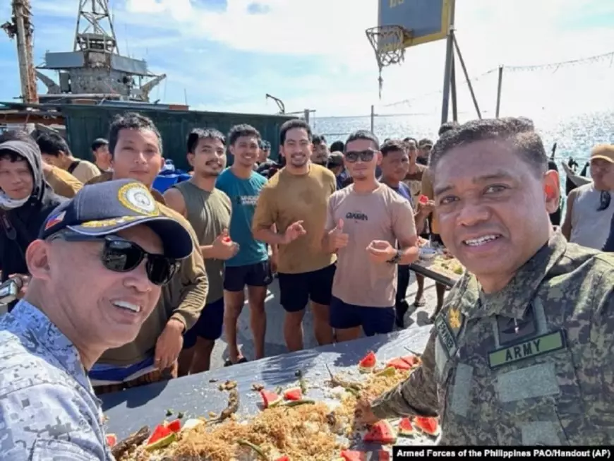Panglima Filipina Berada di Kapal yang Diserang Tiongkok