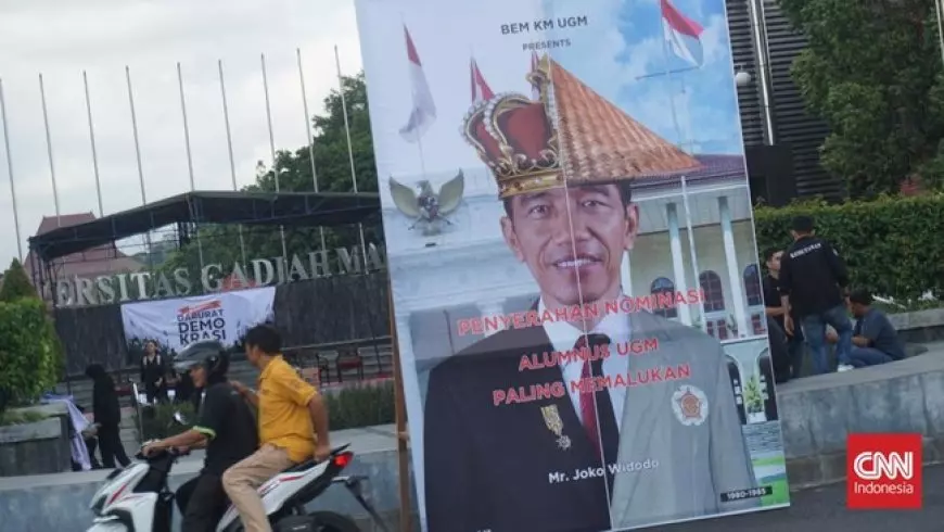 Adu Baliho di UGM Tentang Jokowi ‘Nominasi Alumnus Paling Memalukan’ dan ‘Nominasi Alumnus Paling Membanggakan’