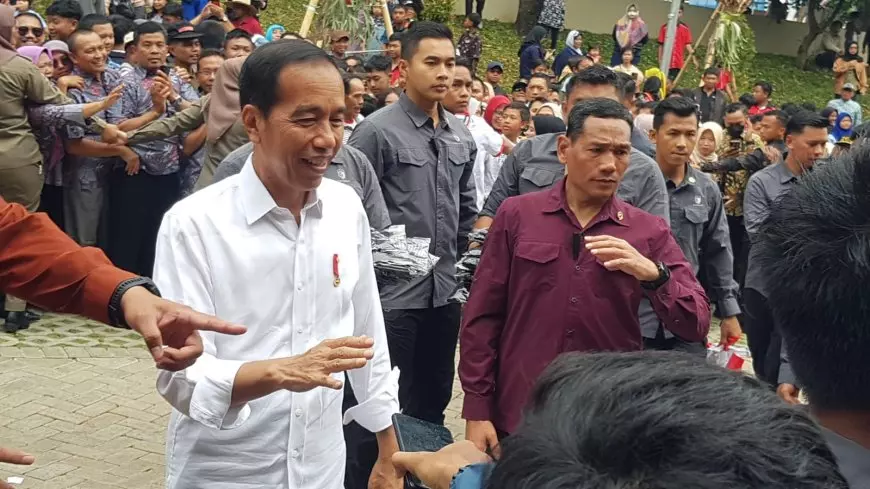 Gegap Gempita Terasa saat Jokowi Menginjakkan Kaki di Pasar Induk Among Tani