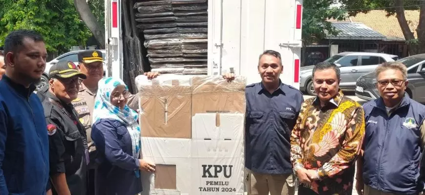KPU Jakarta Barat Mulai Sebar Logistik Pemilu 2024, Berikut Daftar Kecamatan Sudah Terima