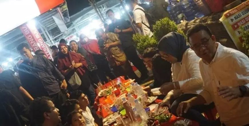 Anies Rayakan Tahun Baru di Malioboro Yogyakarta