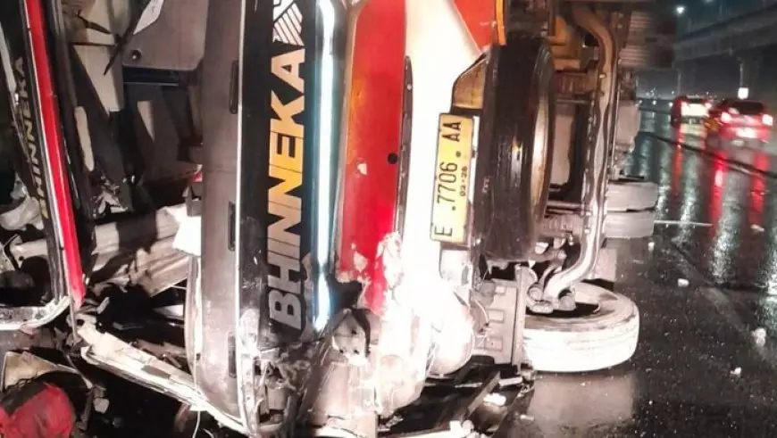 Kronologi Kecelakaan Bus di Tol Japek, 6 Orang Tewas dan belasan Luka-luka