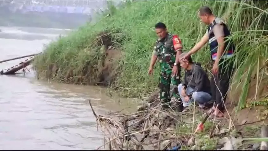 Orok Bayi Perempuan Lengkap dengan Tali Pusar Ditemukan Hanyut di Bengawan Madiun