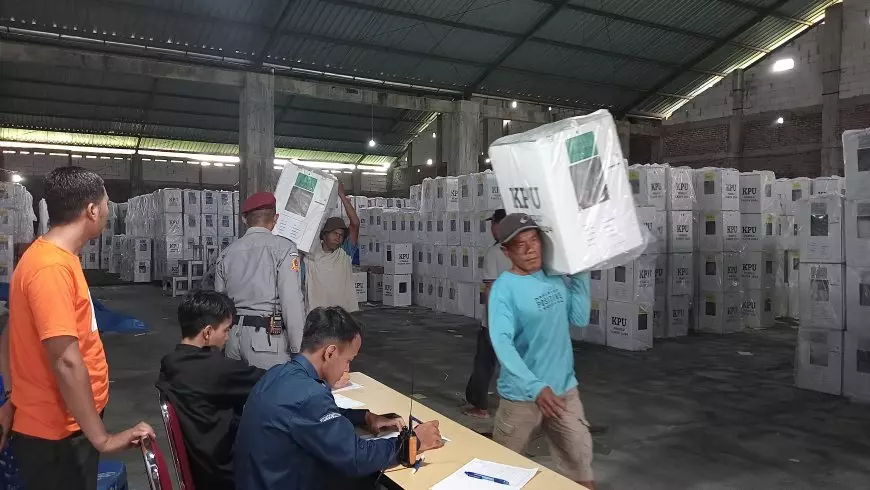 KPU Magetan Mulai Distribusikan Logistik Pemilu 2024 ke- 18 Kecamatan