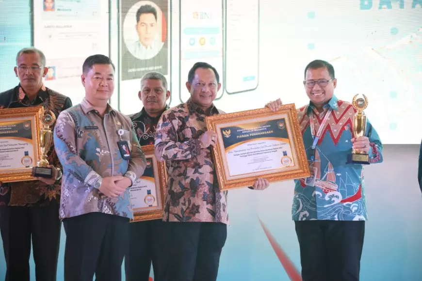 13 Disdukcapil Provinsi, Kabupaten dan Kota Raih Penghargaan Dukcapil Prima Award 2924