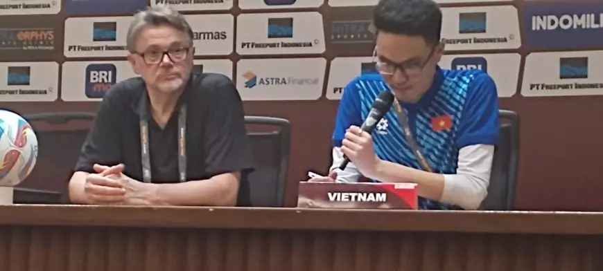 Selalu kalah Melawan Indonesia, Pelatih Vietnam Philippe Troussier Diputus Kontrak   