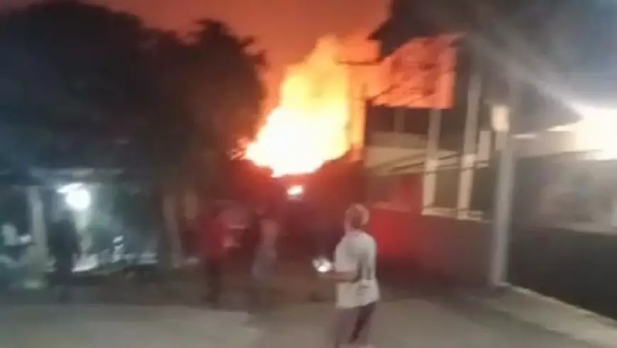 Terjadi Kebakaran Gudang Bahan Peledak di Perbatasan Bogor-Bekasi