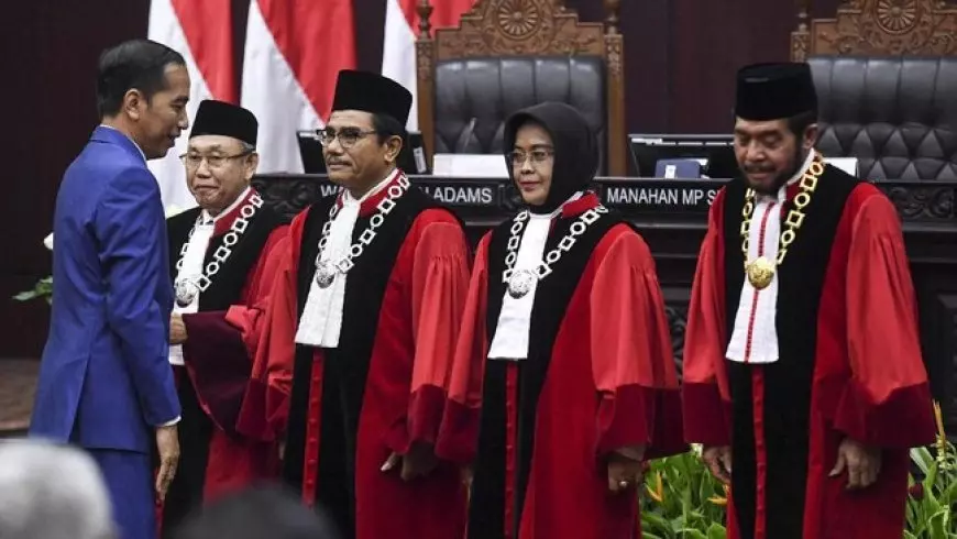 Hakim MK Sebut Tak Temukan Bukti Kuat Jokowi Cawe-cawe di Pilpres 2024