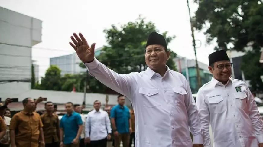 Politik Akomodatif ala Prabowo Untungkan Siapa?