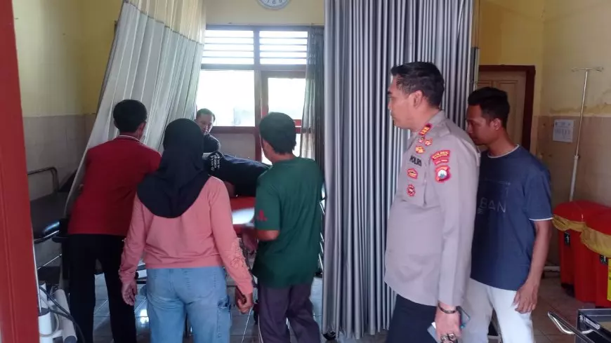 Diduga Serangan Jantung, Kakek di Magetan Ambruk di Warung Tulung