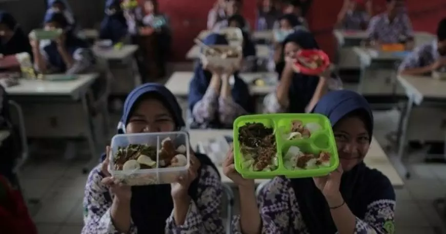 Melihat Deret Kekhawatiran di Program Makan Siang Gratis Prabowo yang Dimulai 2025