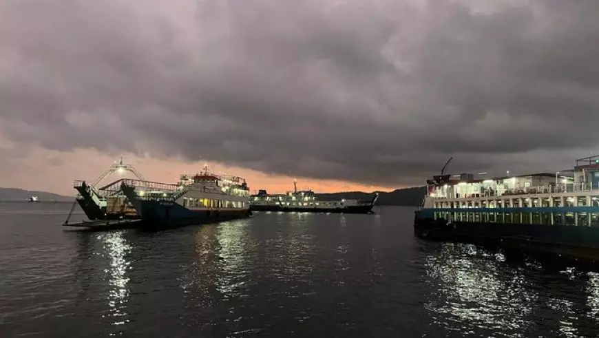KMP Gerbang Samudera 5 T Kandas di Selat Bali Akibat Terseret Arus