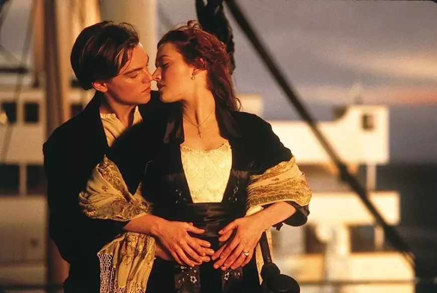 Cerita Kate Winslet soal Ciuman dengan DiCaprio di Film Titanic