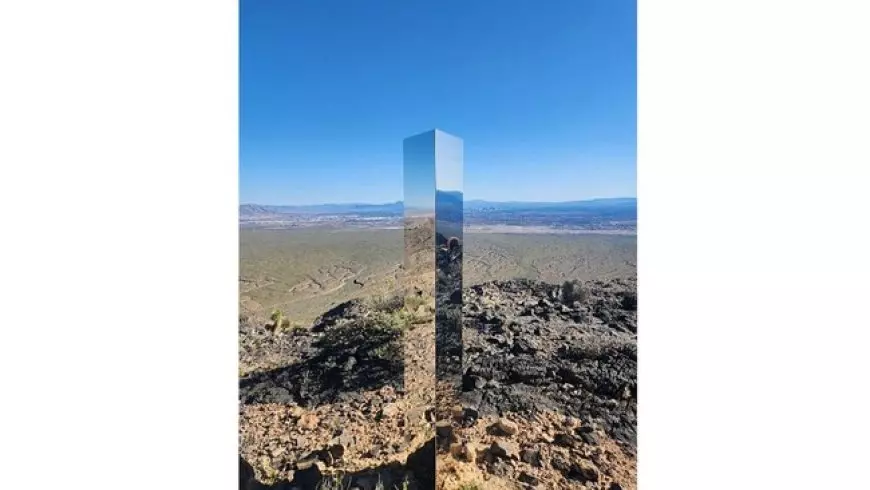 Mendadak Muncul Tugu Logam di Gurun Nevada