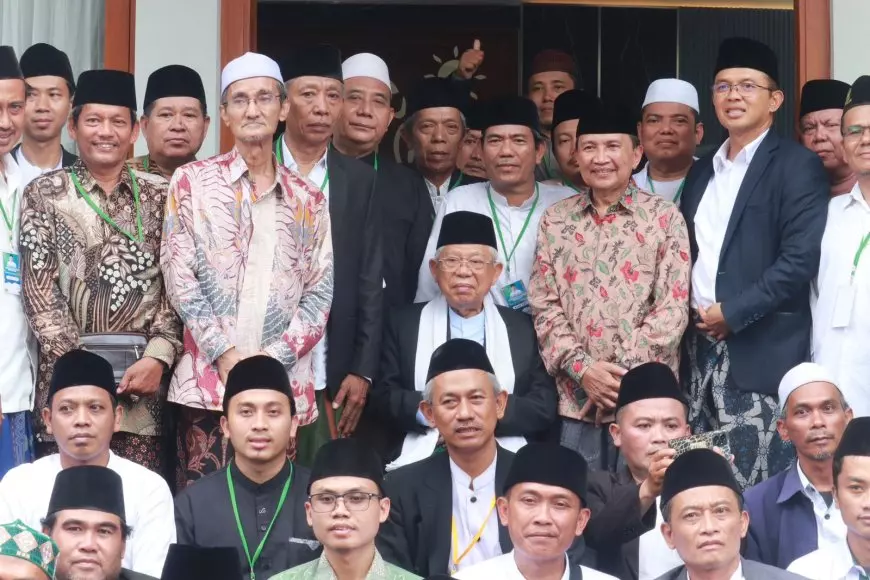 Ratusan Kiai dan Jamaah Banjiri Ponpes  Al Mizan Jati Wangi Majalengka, Ada Apa ?